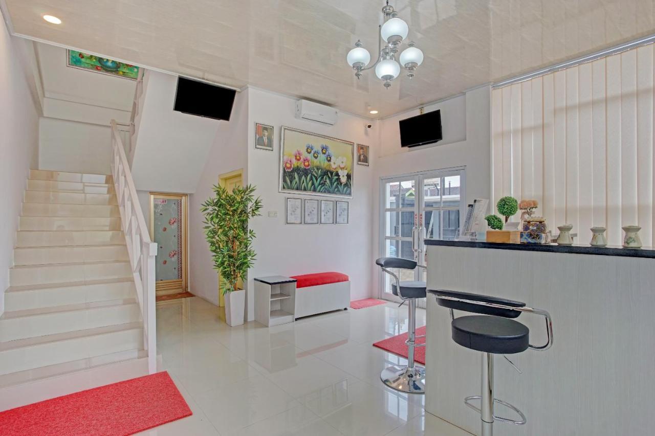Oyo 90404 Pringombo Homestay 2 Syariah Bandar Lampung Exterior foto