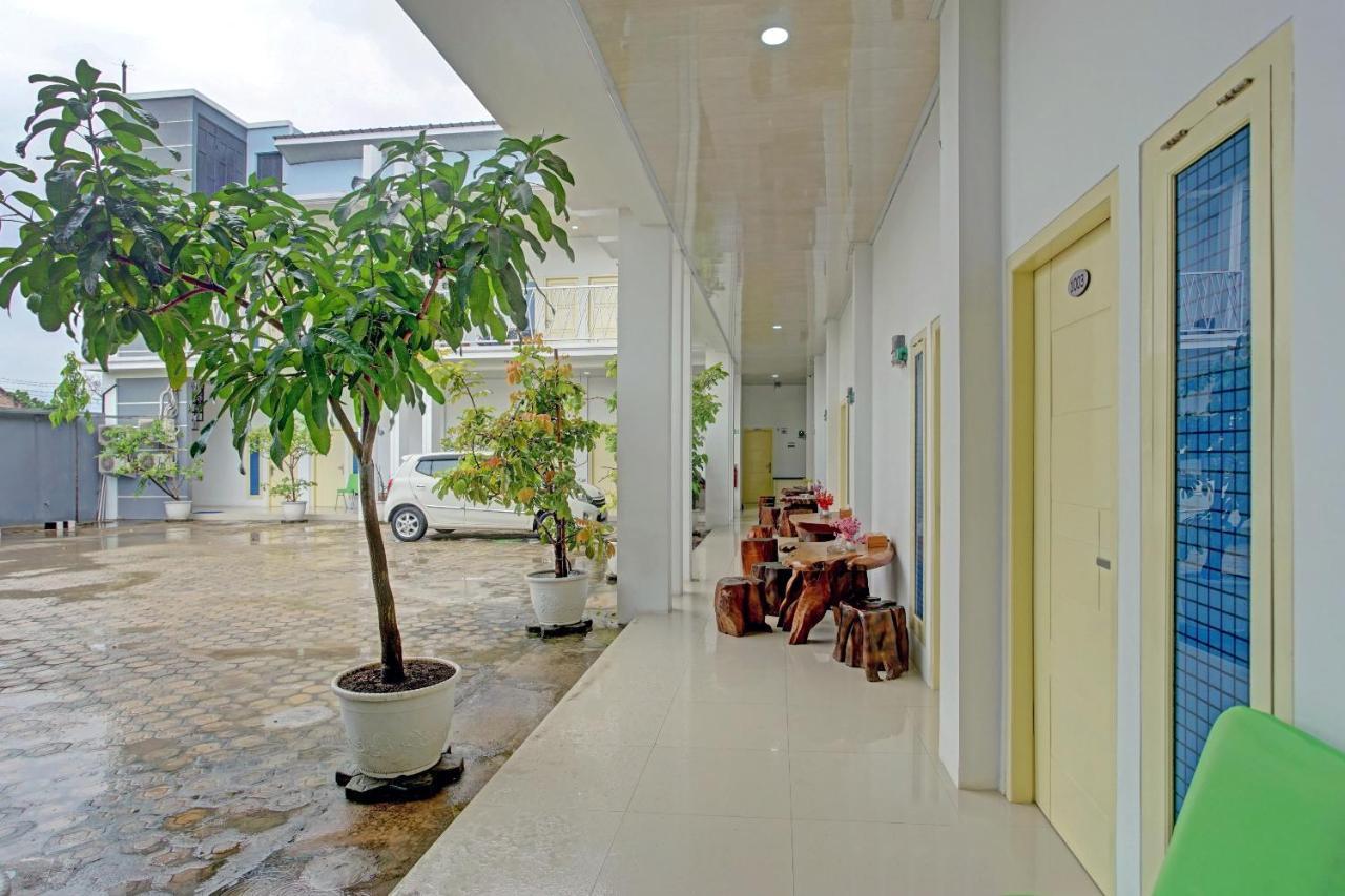 Oyo 90404 Pringombo Homestay 2 Syariah Bandar Lampung Exterior foto